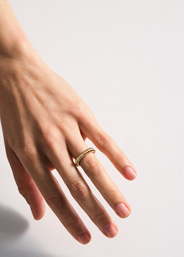 Proje 1 Vertical Textured Midi Women's Gold Ring - 2
