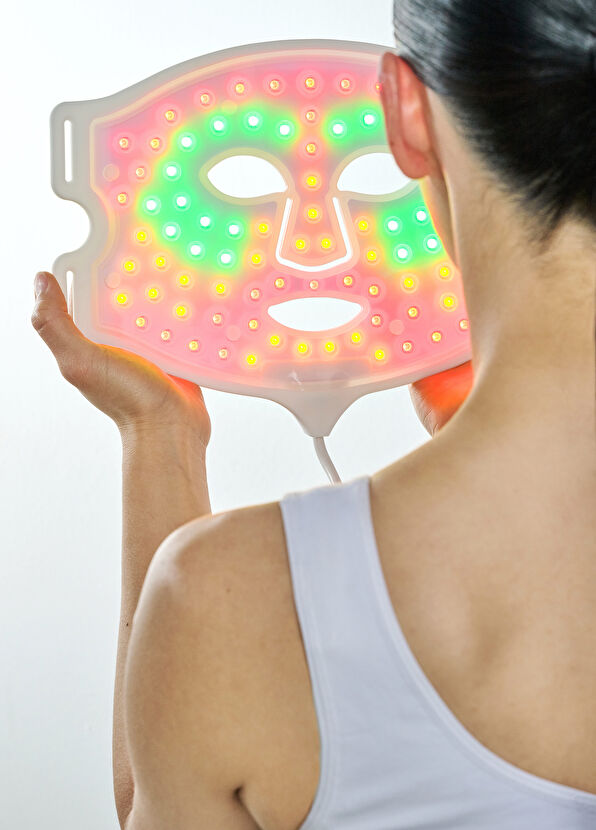 CurrentBody Skin Yaşlanma Karşıtı LED Yüz Maskesi + LED Boyun ve Dekolte Maskesi Cilt Bakım Cihaz Seti - 3