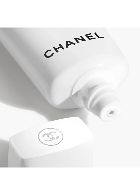 CHANEL Uv Essential Complete Protection Spf50 30ml - 2