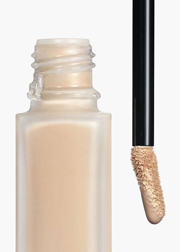 CHANEL Ultra Le Teint Le Ultra Kalıcılık Fondöten - 2