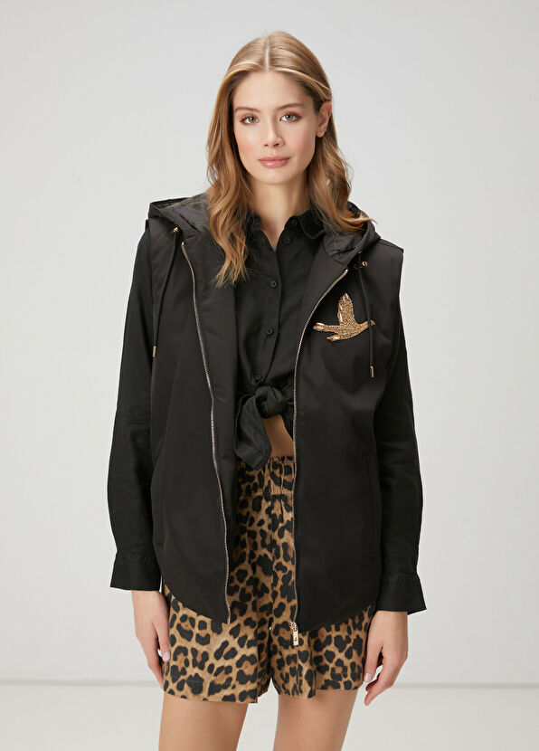 Beymen Club Siyah Kapüşonlu Gold Logolu Yelek - 1