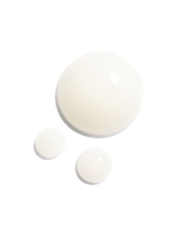 CHANEL N°1 De Revitalizing Eye Serum 15 Ml - 4