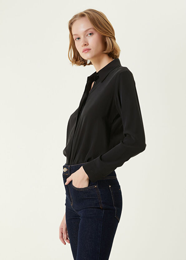 Siyah Kesik Yaka Klasik İpek Gömlek - Görsel 6