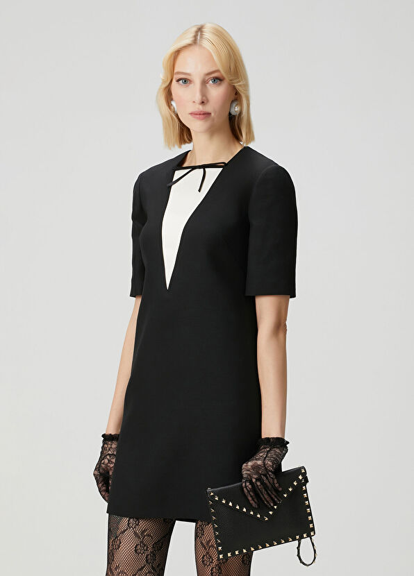 Rockstud Medium Kadın Deri El Portföyü - Görsel 3