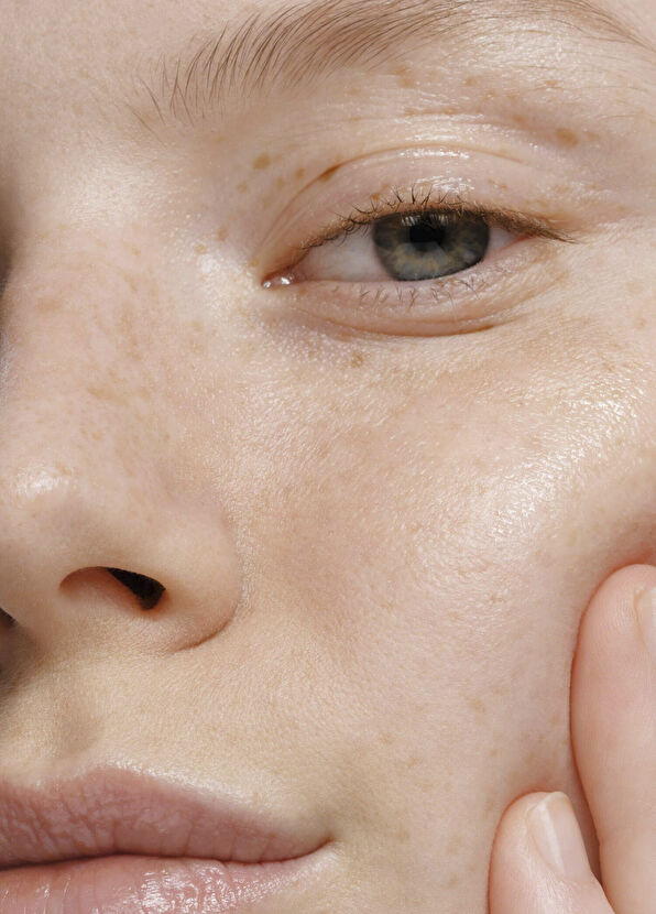 Mádara Niacinamide Alternative Niacinamide Alternative 5-in-1 Skin Serum - 3