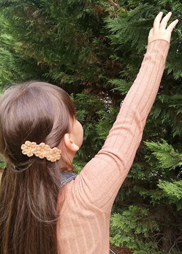 2 Stories Caramel Candlelight Daisy Girls 2-Pack Hairpins - 4