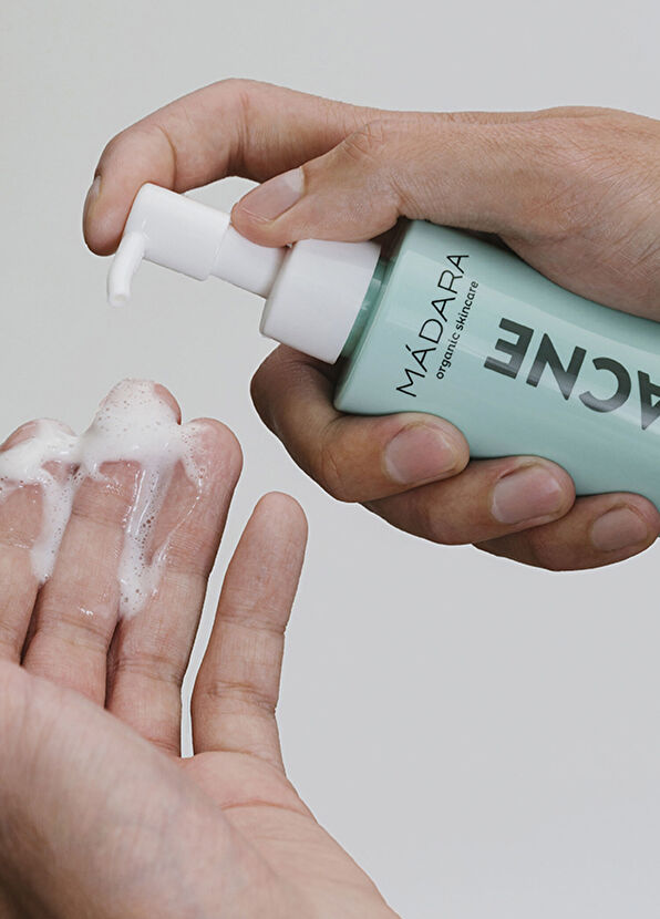 Mádara Acne Sebum Balancing Facial Cleansing Foam for Oily Skin 140 ml - 4