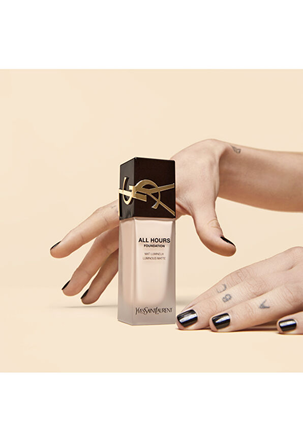 Yves Saint Laurent All Hours Foundation MW9 - 2