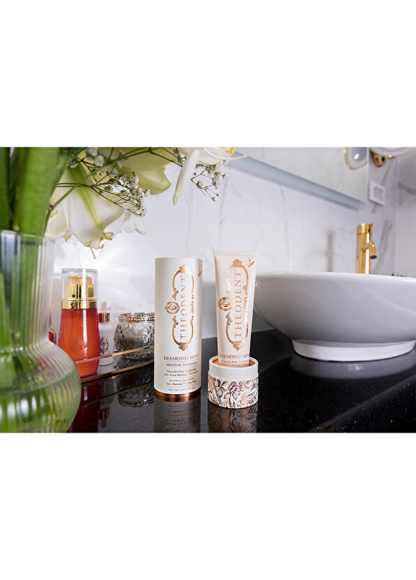 Theodent Diamond 300 Mint Florürsüz Nane Aromalı Diş Macunu 96 g - 2