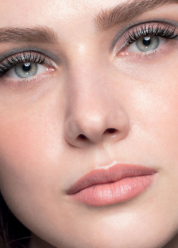 Yves Saint Laurent Volume Effet Faux Cils Rebellious Black Maskara - 2