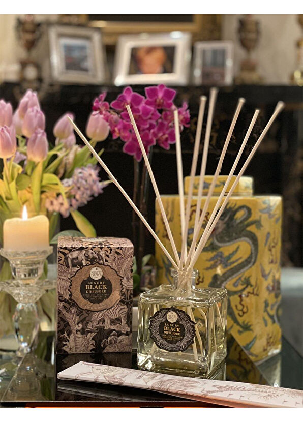 Nesti Dante Luxury Black Difüzör Bambu Çubuklu  Beyaz Yasemin ve Süsen Paçuli Pembe Gül Oda Kokusu 500 ml - 2