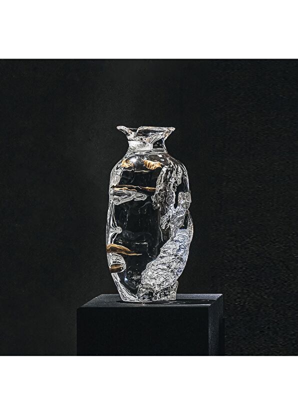 Gordon Gu Engraved Crystal Vase - 2