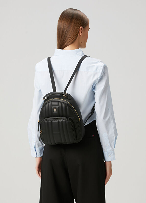 Tommy Hilfiger Siyah Çizgi Kapitoneli Kadın Sırt Çantası - 2