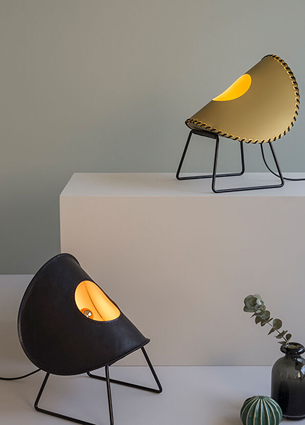 Uniqka Zero Siyah Deri Ayaklı Dekoratif Aydınlatma - 2