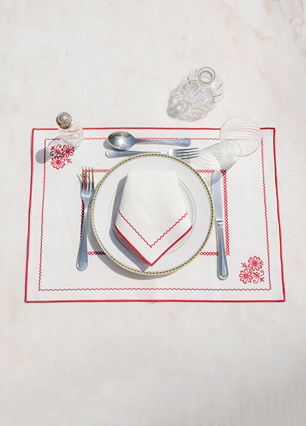 Mariaida Home Mariaida Home Berço Red and White Linen Placemat and Napkin Set - 3