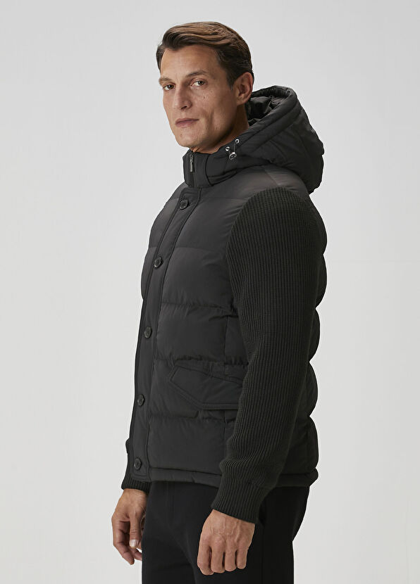 Siyah Kapüşonlu Kapitoneli Mont - Görsel 5