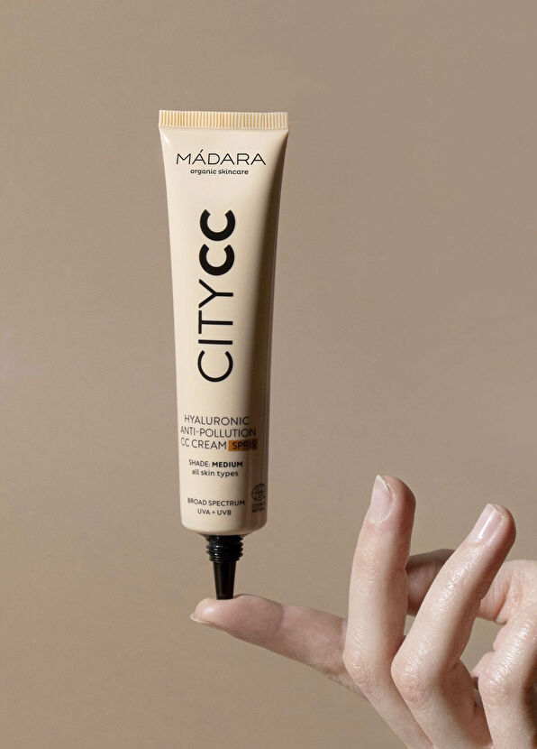 Mádara City CC Medium Moisturizing Anti Pollution SPF15 Sun Protection CC Cream 40 ml - 4