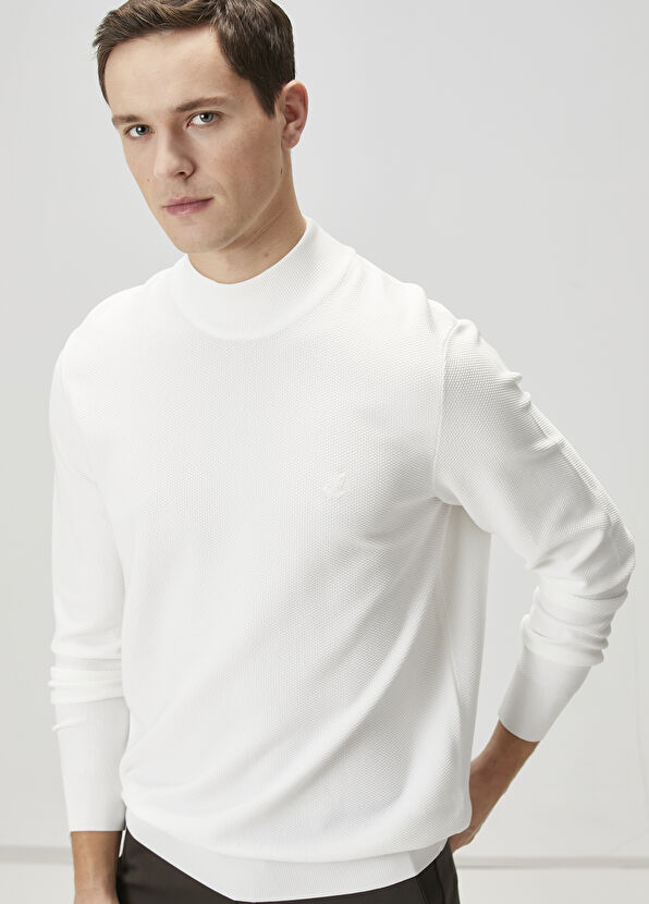 Off-White Half Turtleneck Sweater Beymen Club Off-White Half Turtleneck Sweater - 1