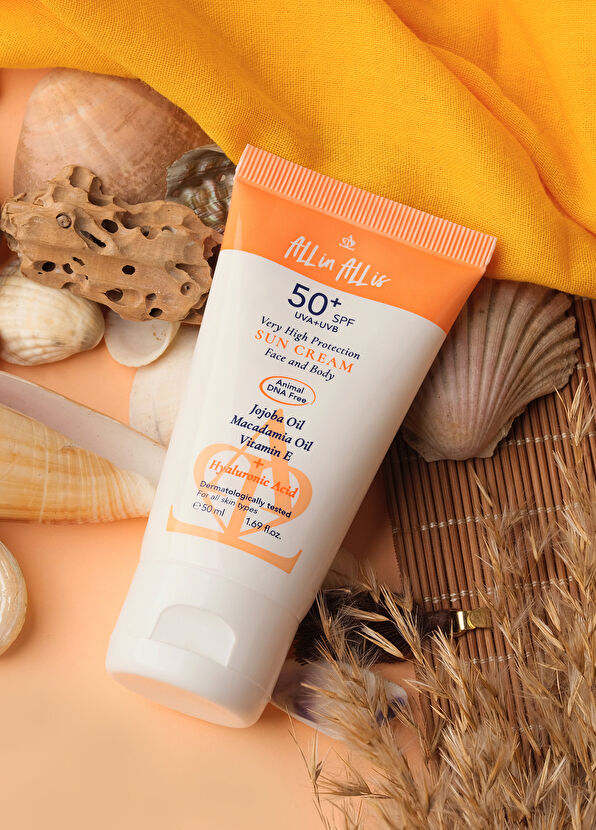 All in All is Hyalüronik Asit ve Jojoba Yağı içeren SPF50+ Tüm Ciltler Için Yüksek Korumalı Güneş Kremi 50 ml - 4
