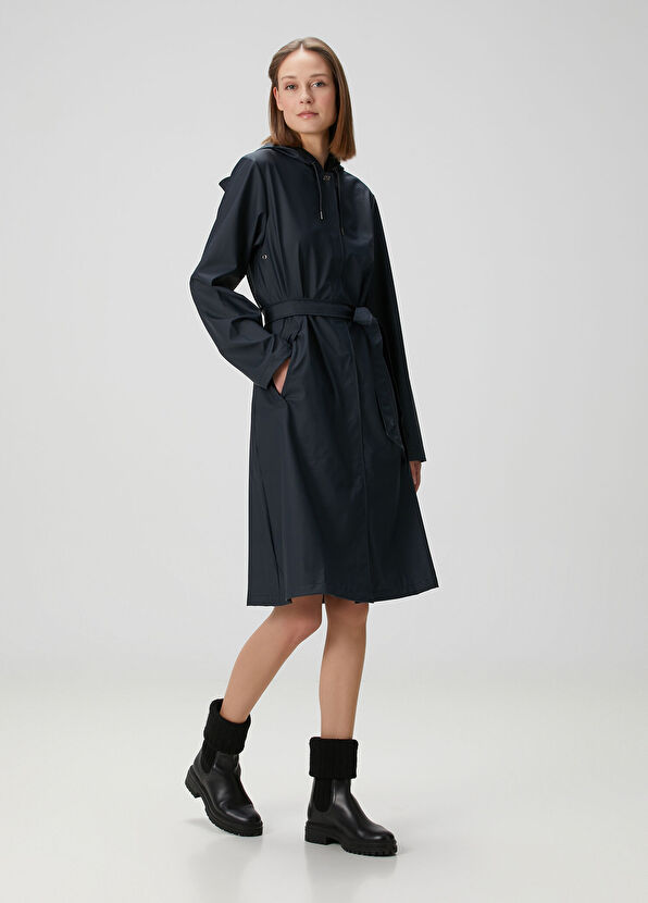 Lacivert Kapüşonlu Beli Kuşaklı Yağmurluk - Görsel 3