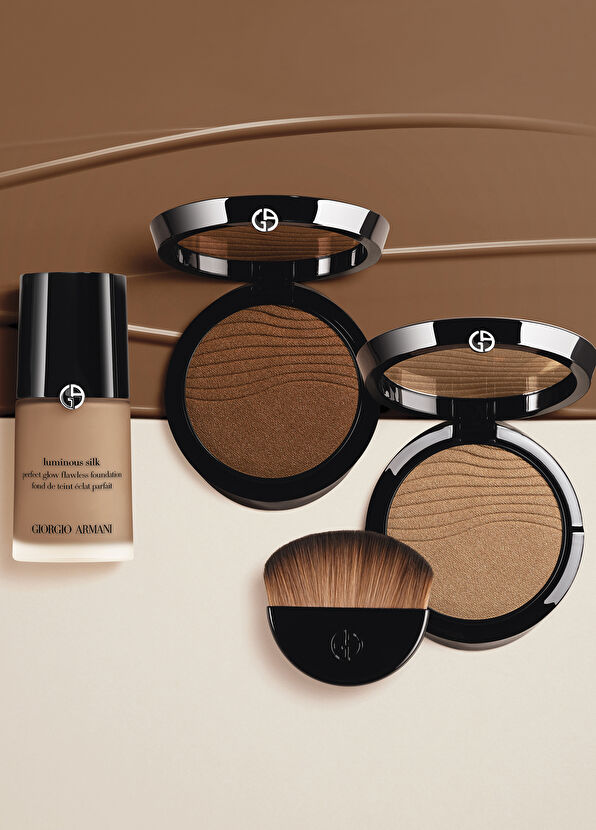 Giorgio Armani Luminous Silk Glow Fusion Powder 3 - 4