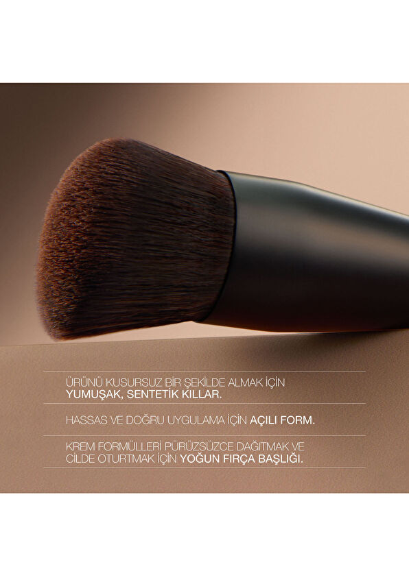 Nars #17 Cream Brush - 2