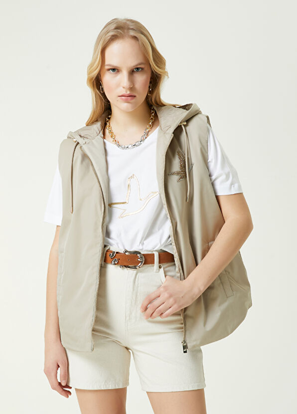 Beymen Club Bej Kapüşonlu Logo İşlemeli Yelek - 1