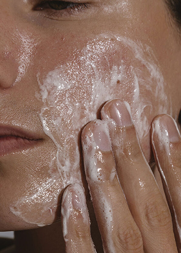 Mádara Acne Sebum Balancing Facial Cleansing Foam for Oily Skin 140 ml - 3