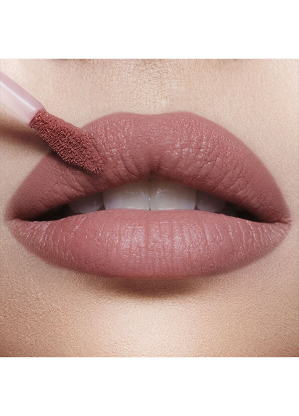 Charlotte Tilbury Airbrush Flawless Lip Blur - Pillow Talk Blur - 4