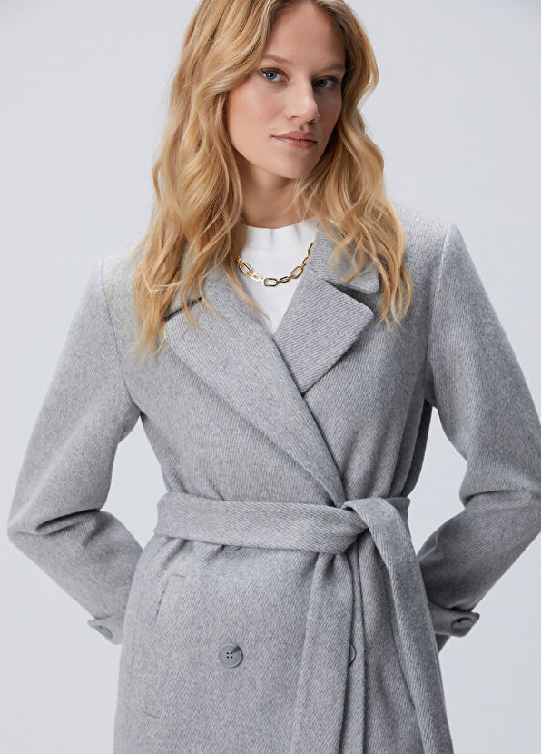 Gri Kuşaklı Uzun Manto - Görsel 3