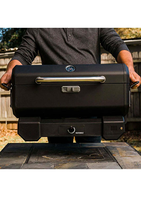 Masterbuilt Portable Charcoal Smoker Barbecue - 2