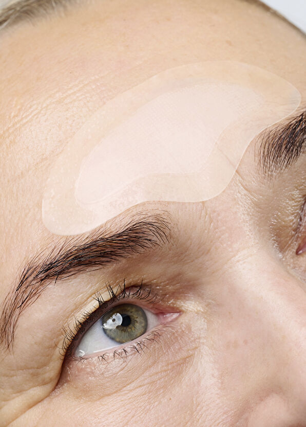 CurrentBody Skin Forehead Microneedling Patch Sıkılaştırıcı Göz Çevresi Bakım Maskesi  - 2