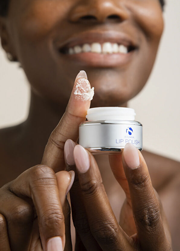 IS Clinical C ve E Vitaminli Nemlendirici Dudak Peeling 15 g - 4