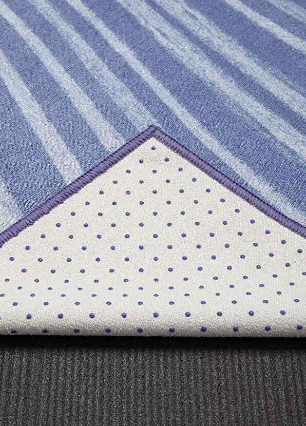 Manduka Yogitoes® Blue White Radiant Yoga Mat Towel - 4