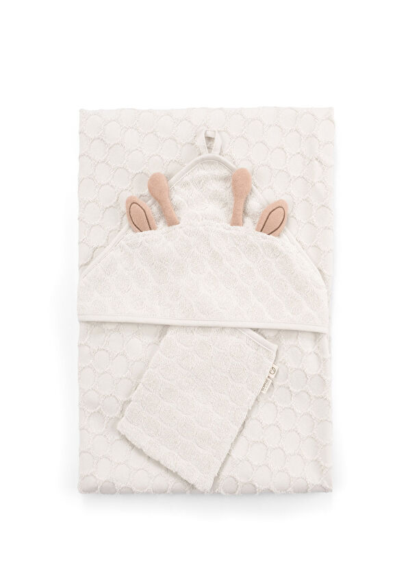 Little Gusto Sophie la Girafe Embroidered Ecru Organic Cotton Baby Swaddle Towel Pouch Set - 1