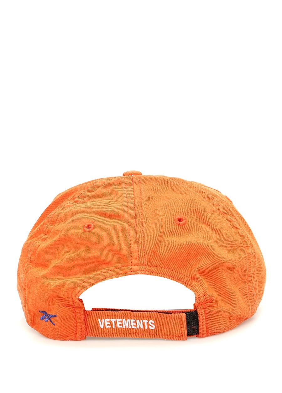 Beymen VETEMENTS Turuncu Yazı Nakışlı Erkek Şapka. 2 Beymen VETEMENTS Turuncu Yazı Nakışlı Erkek Şapka. 2