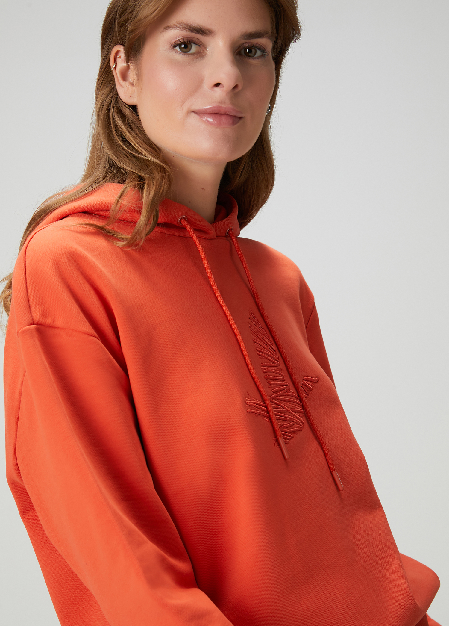 Kiremit Kapüşonlu Karalama Kuş Nakışlı Sweatshirt_1