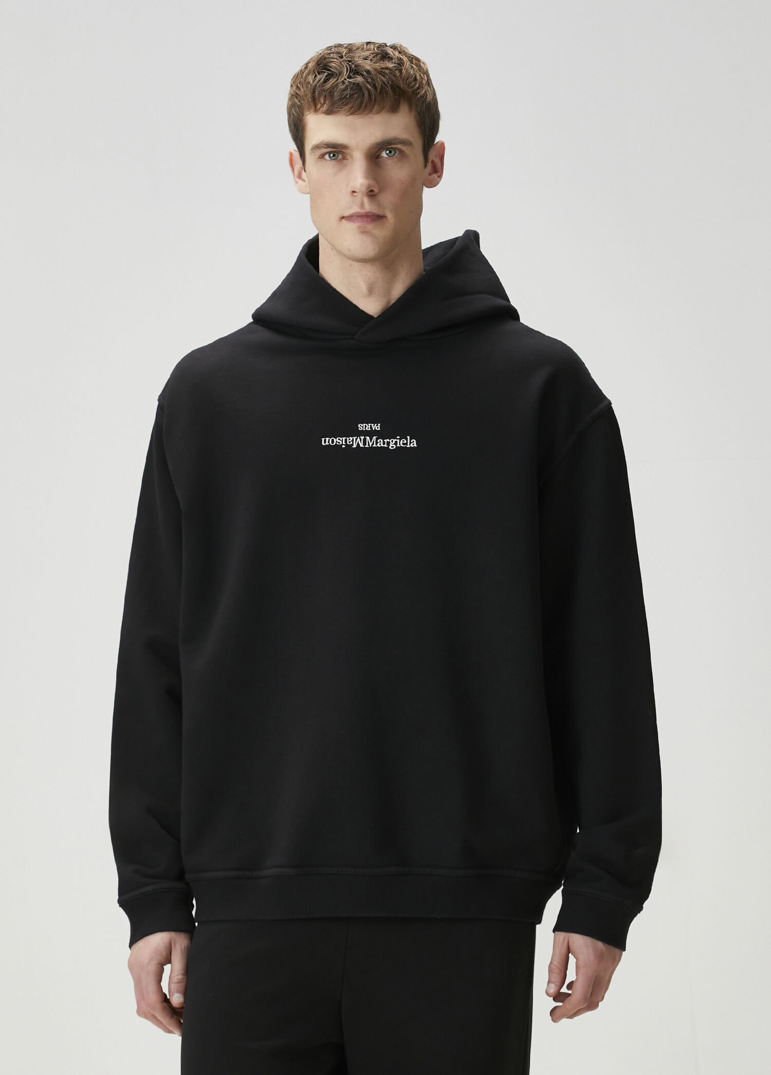 Siyah Kapüşonlu Sweatshirt