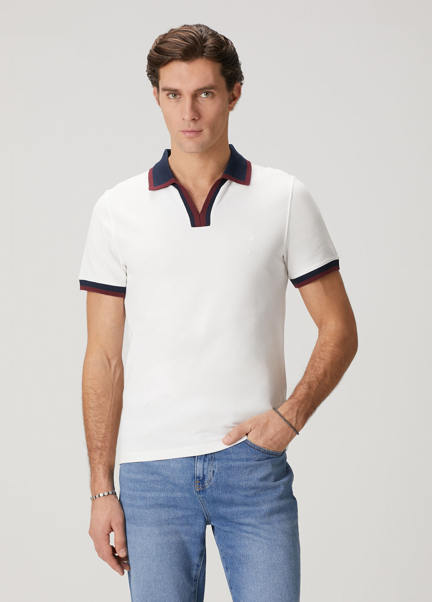 Beyaz Slim Fit Açık Yaka Polo T-shirt