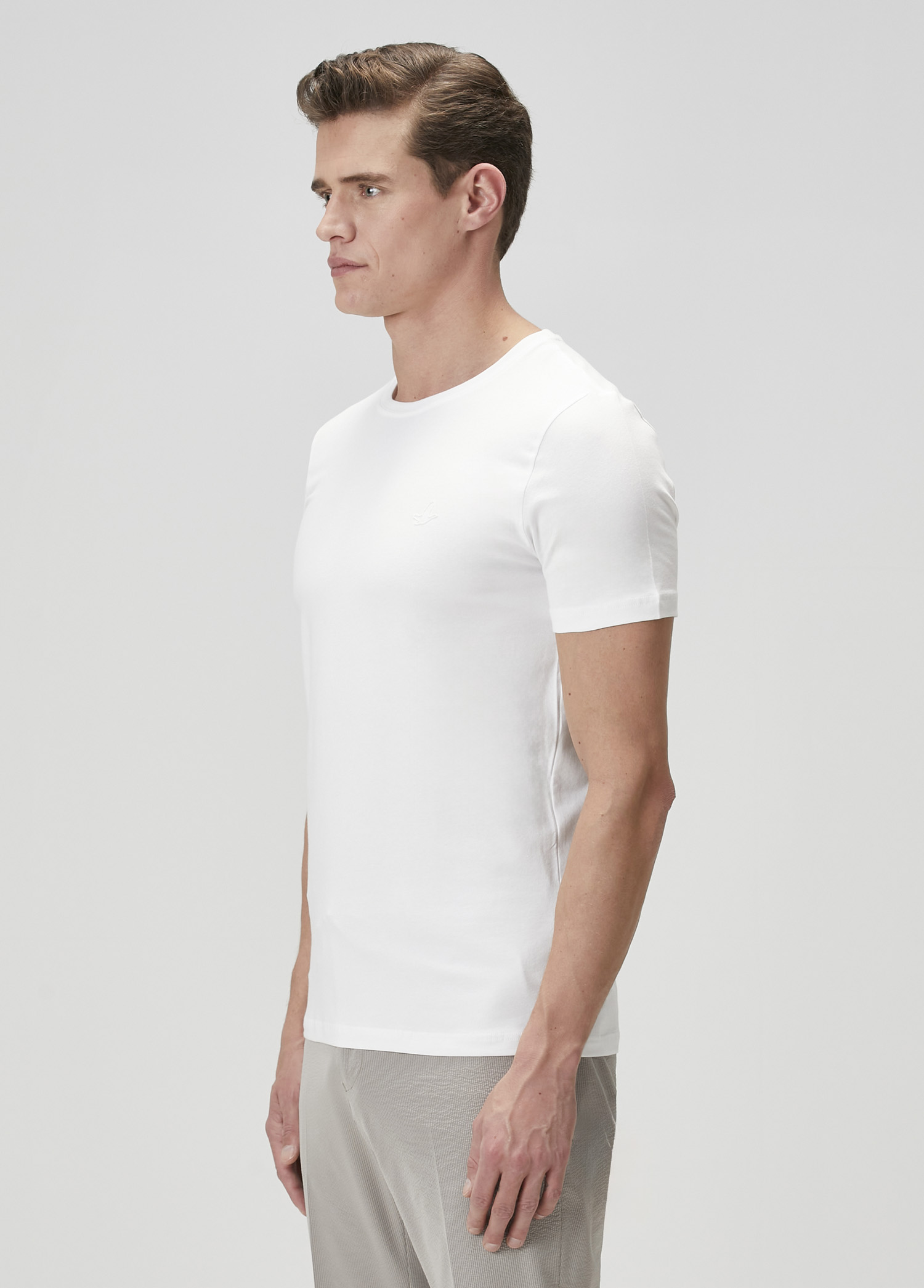 Beyaz Basic T-shirt_3