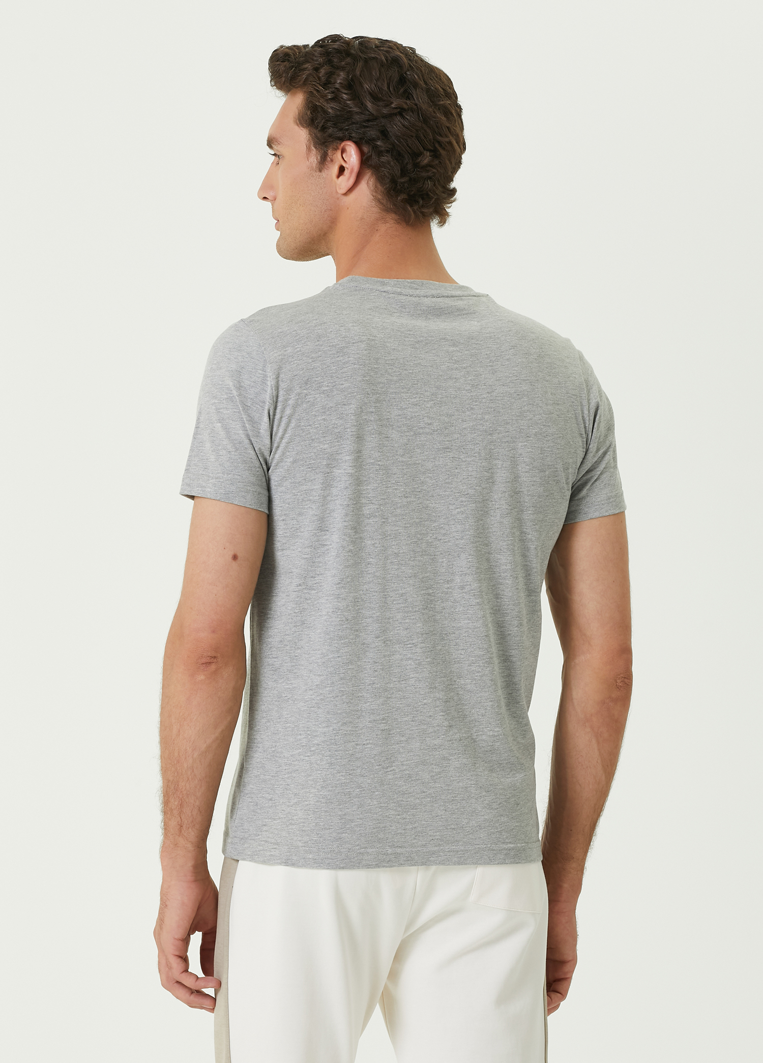 Gri Logo Detaylı Basic T-shirt_3