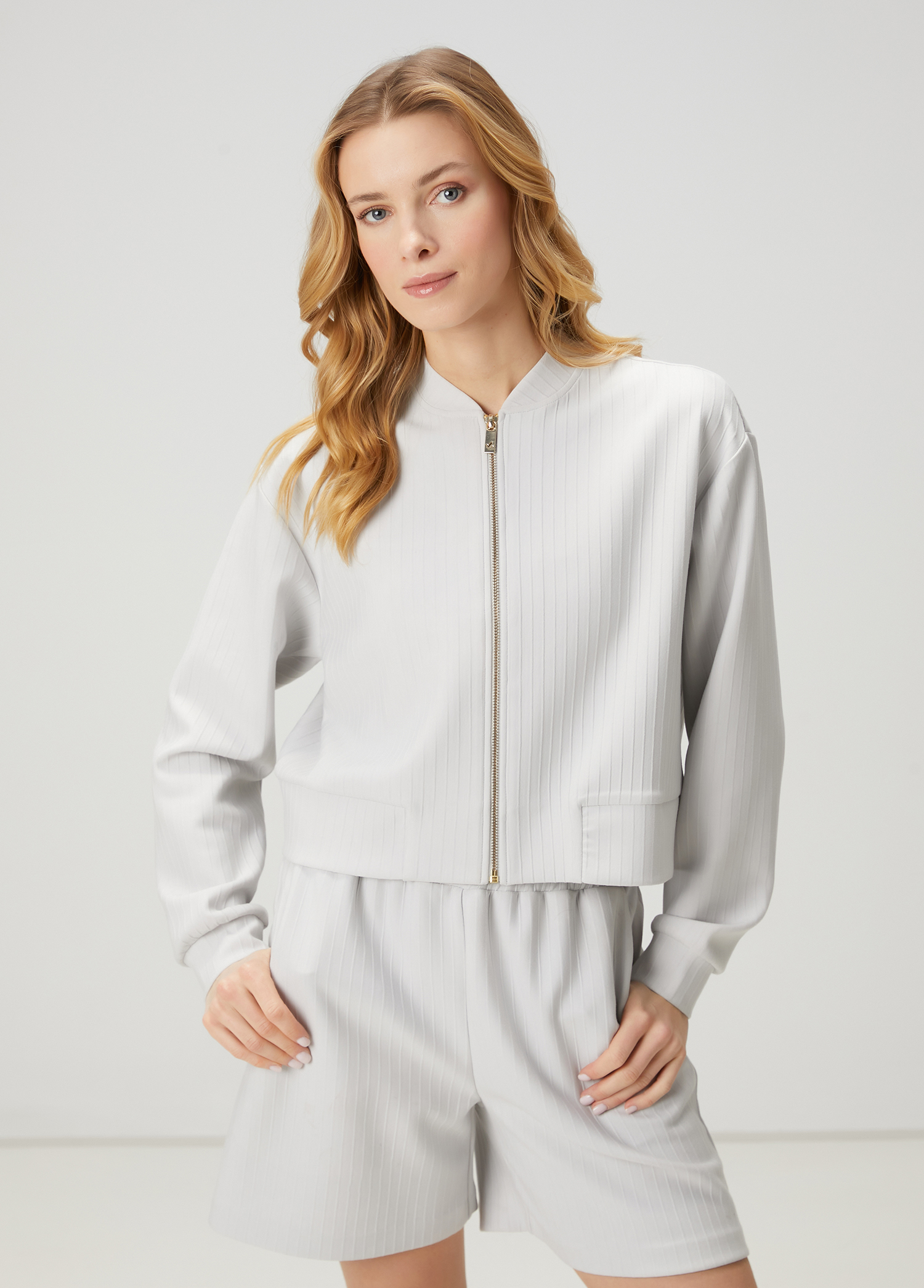 Açık Gri Çizgi Dokulu Bomber Form Sweatshirt_4