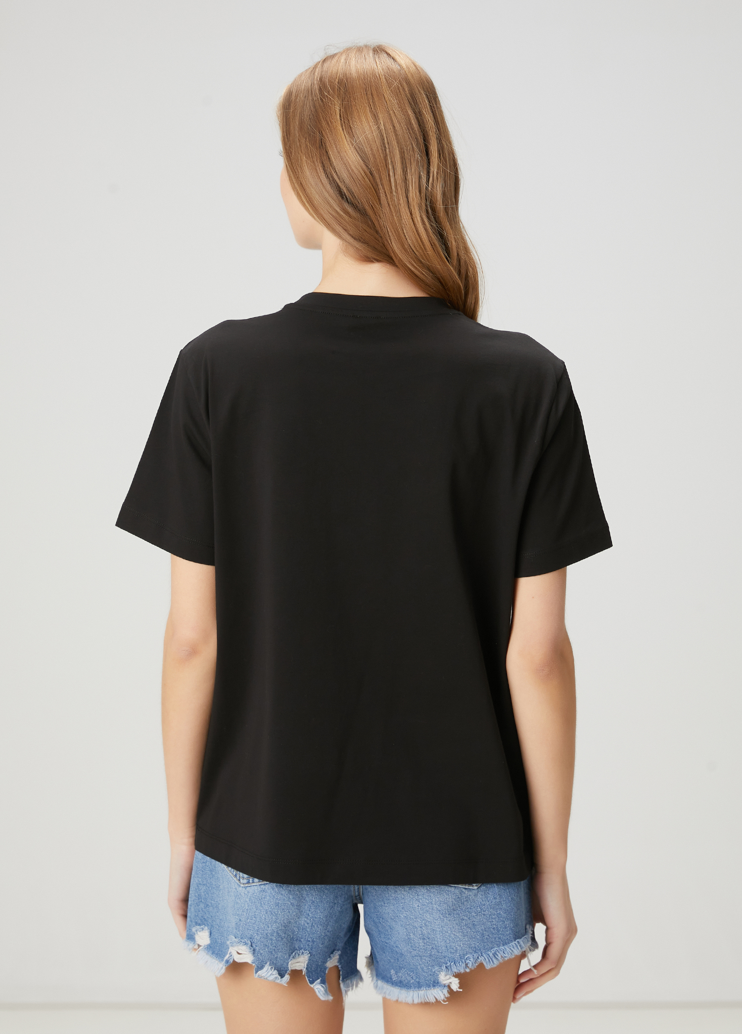 Siyah Çizgi Efektli Kaz Logolu T-shirt_4