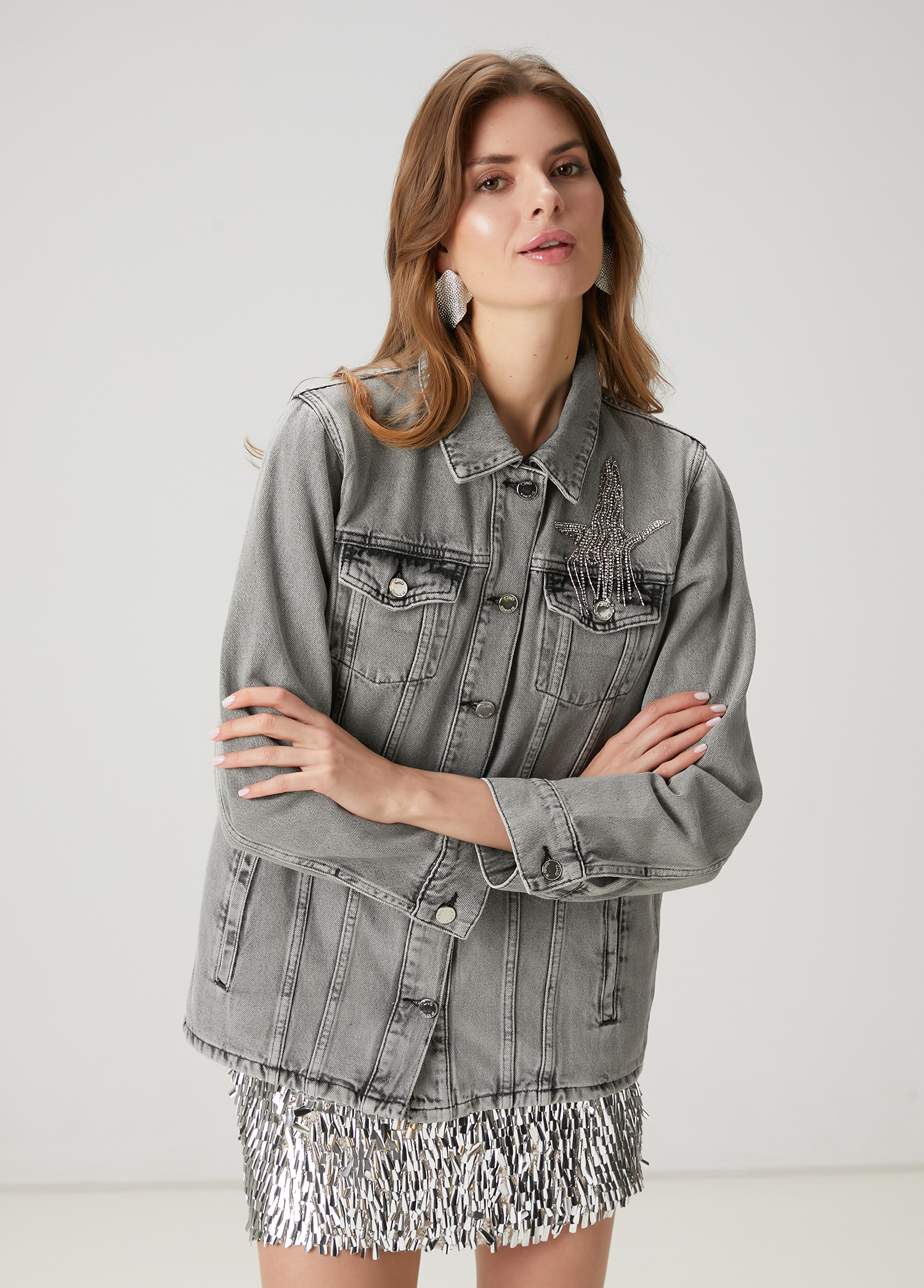 Gri İşlemeli Logolu Denim Ceket_4