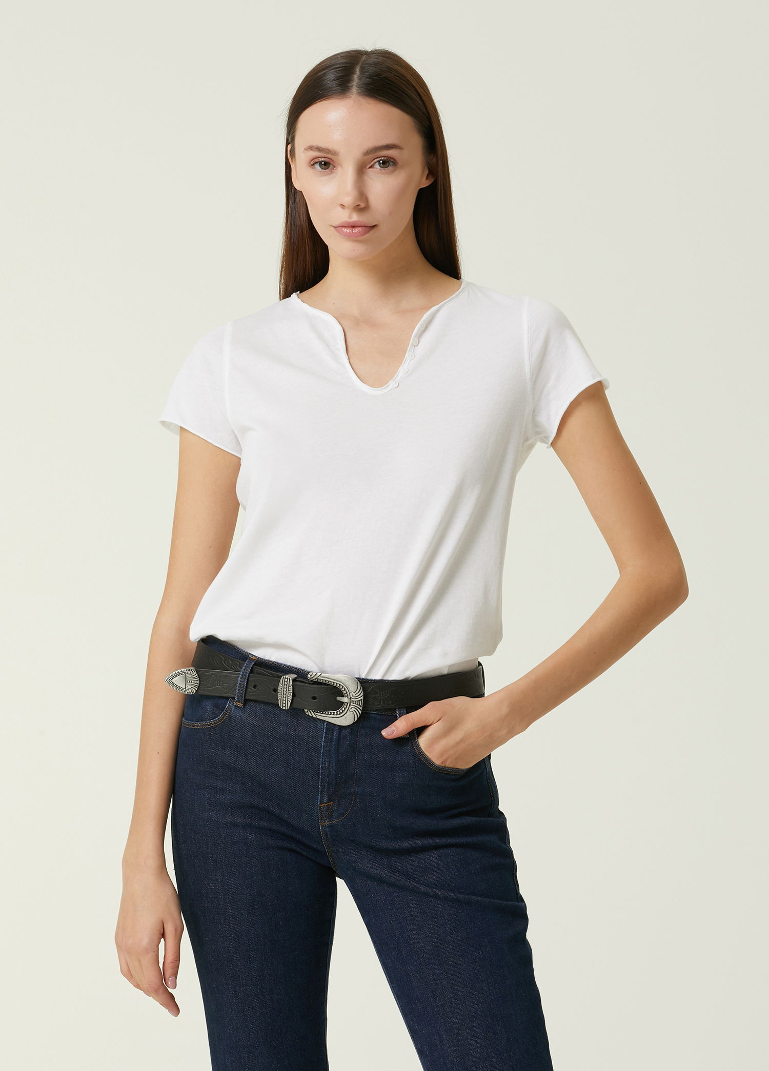 Beymen Beyaz V Yaka Baskılı T-shirt. 1 Beymen Beyaz V Yaka Baskılı T-shirt. 1