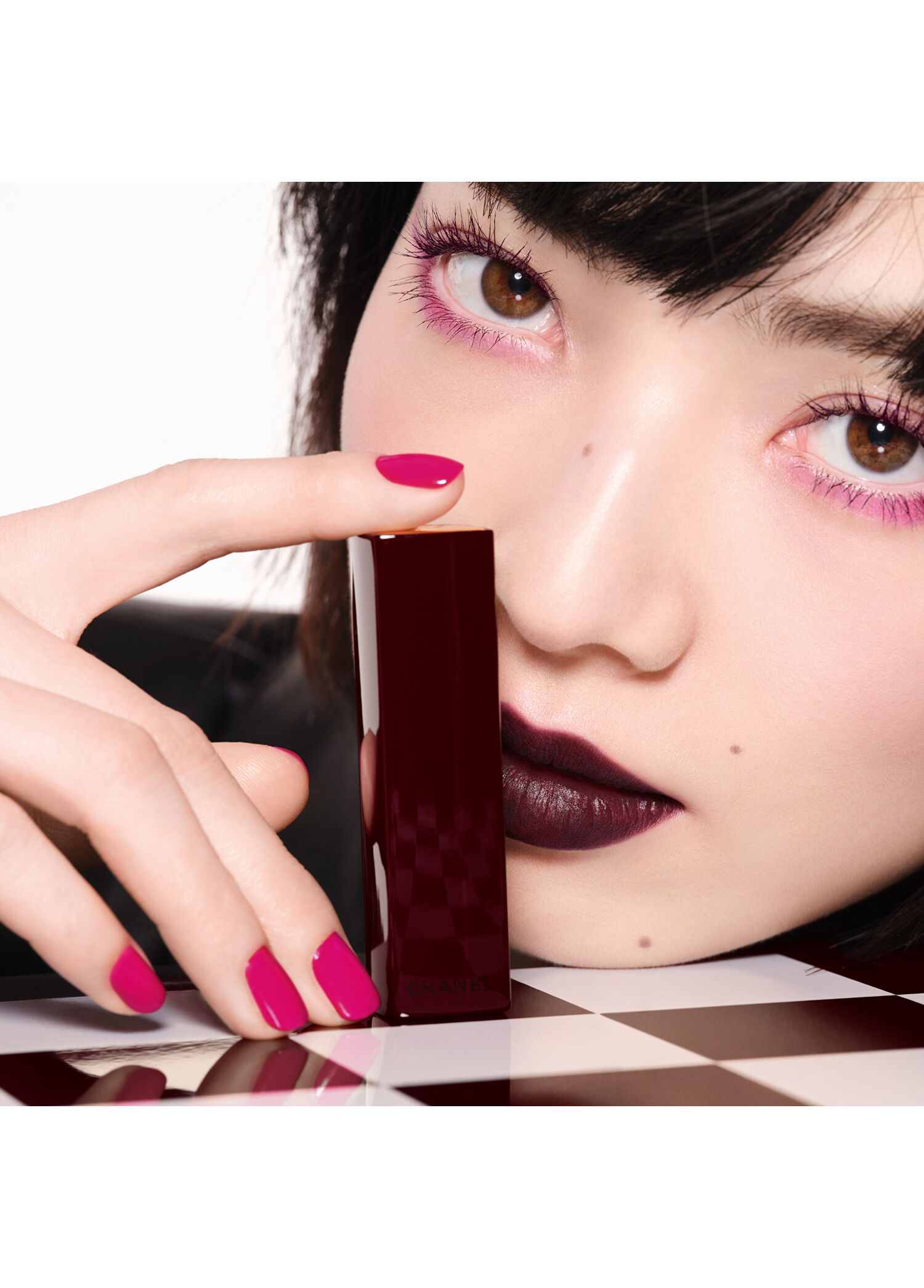 CHANEL - Rouge Allure Velvet Luminous Matte Ruj 387 Rouge - 387