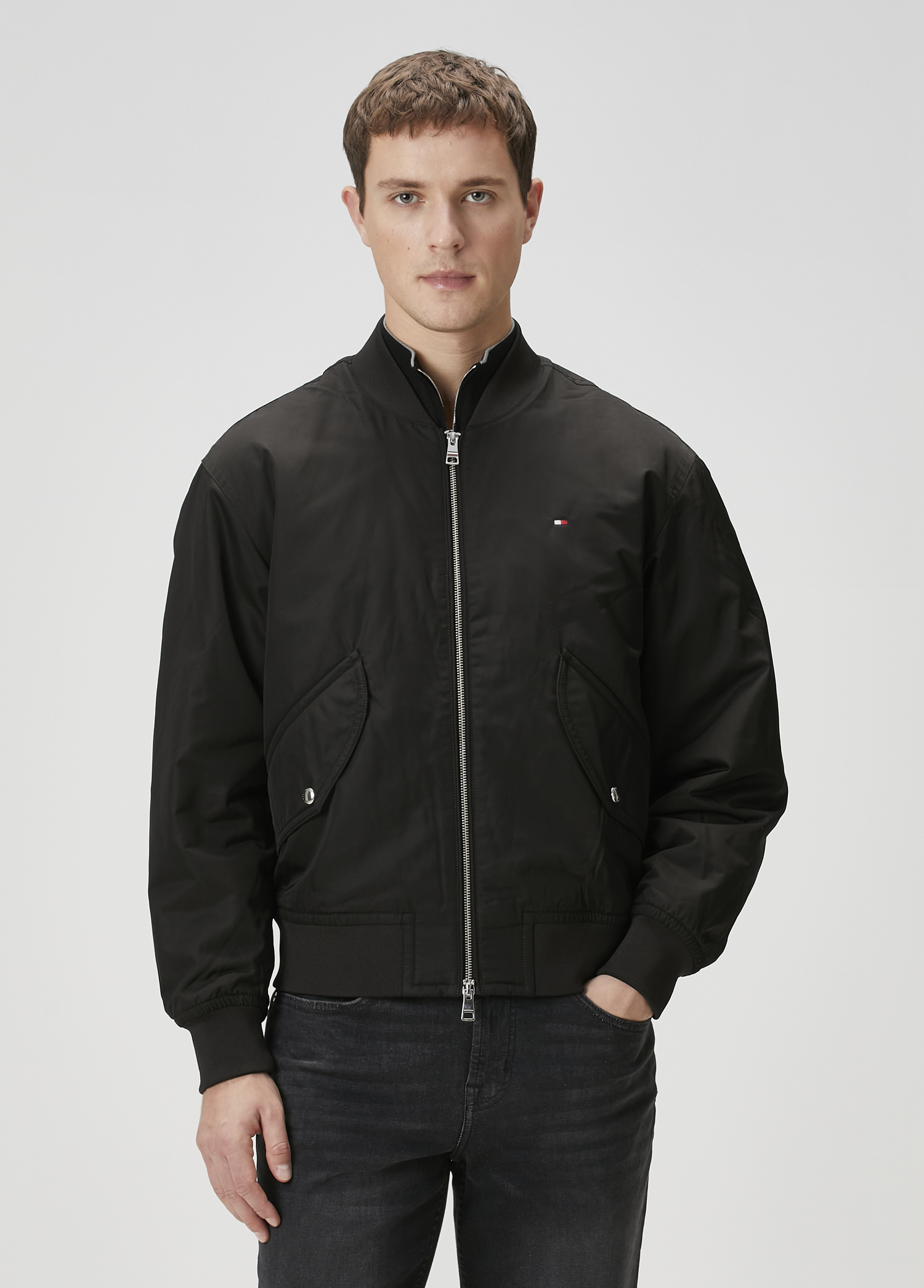 Authentic Siyah Bomber Mont