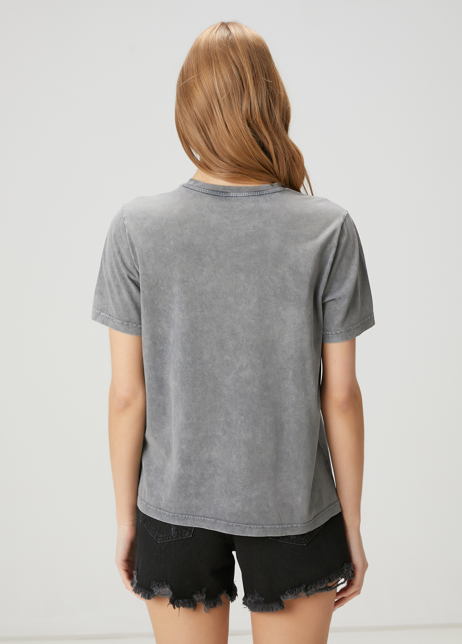 Açık Gri Taşlı Yıldız İşlemeli T-shirt_4