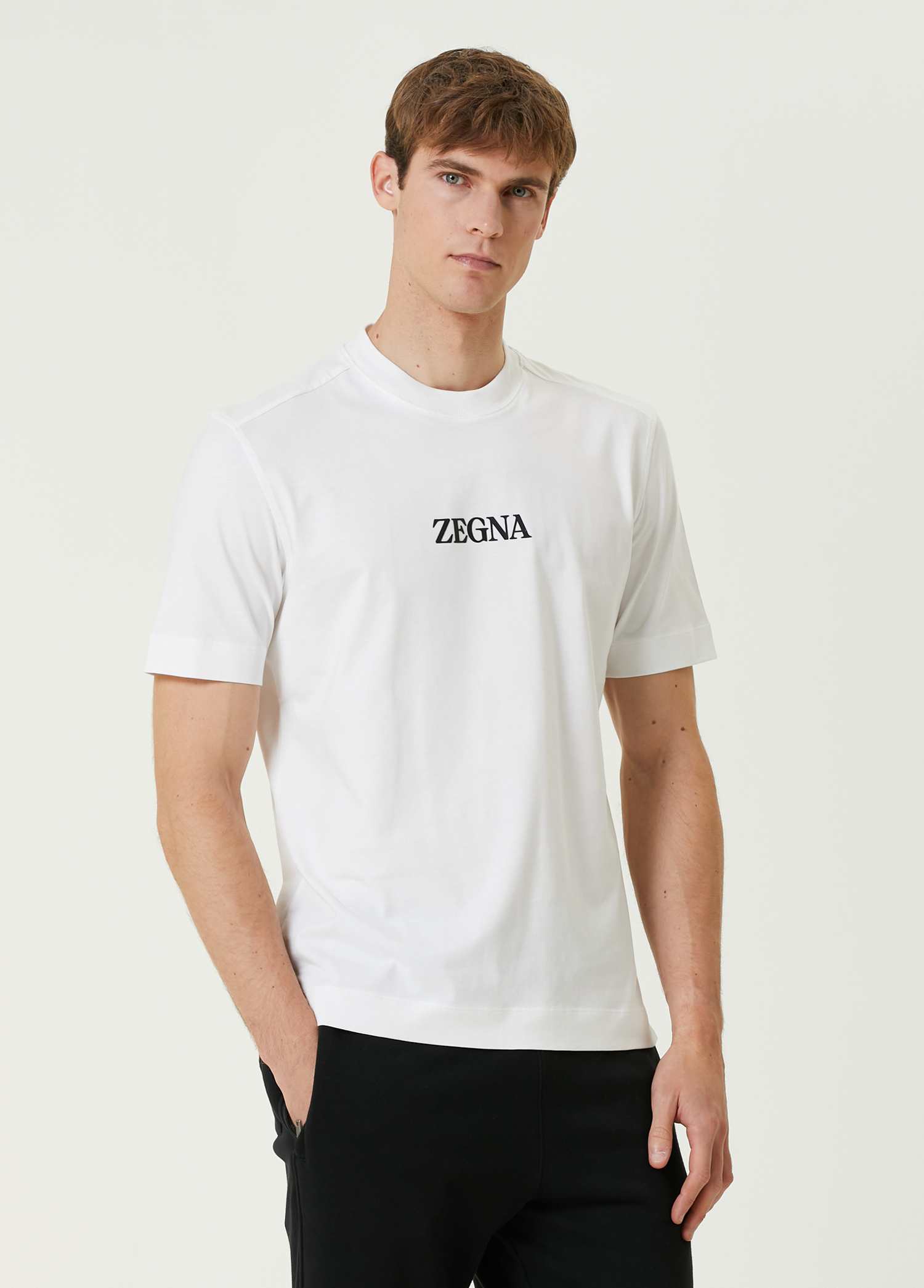 Beyaz Logo Detaylı T-shirt