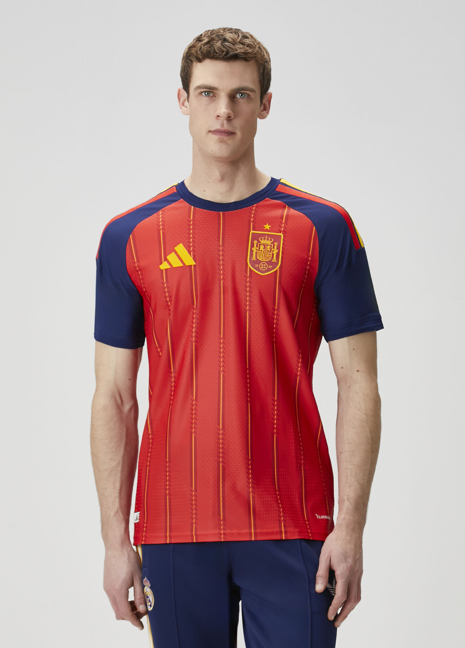 İspanya 26 Authentic İç Saha Forması